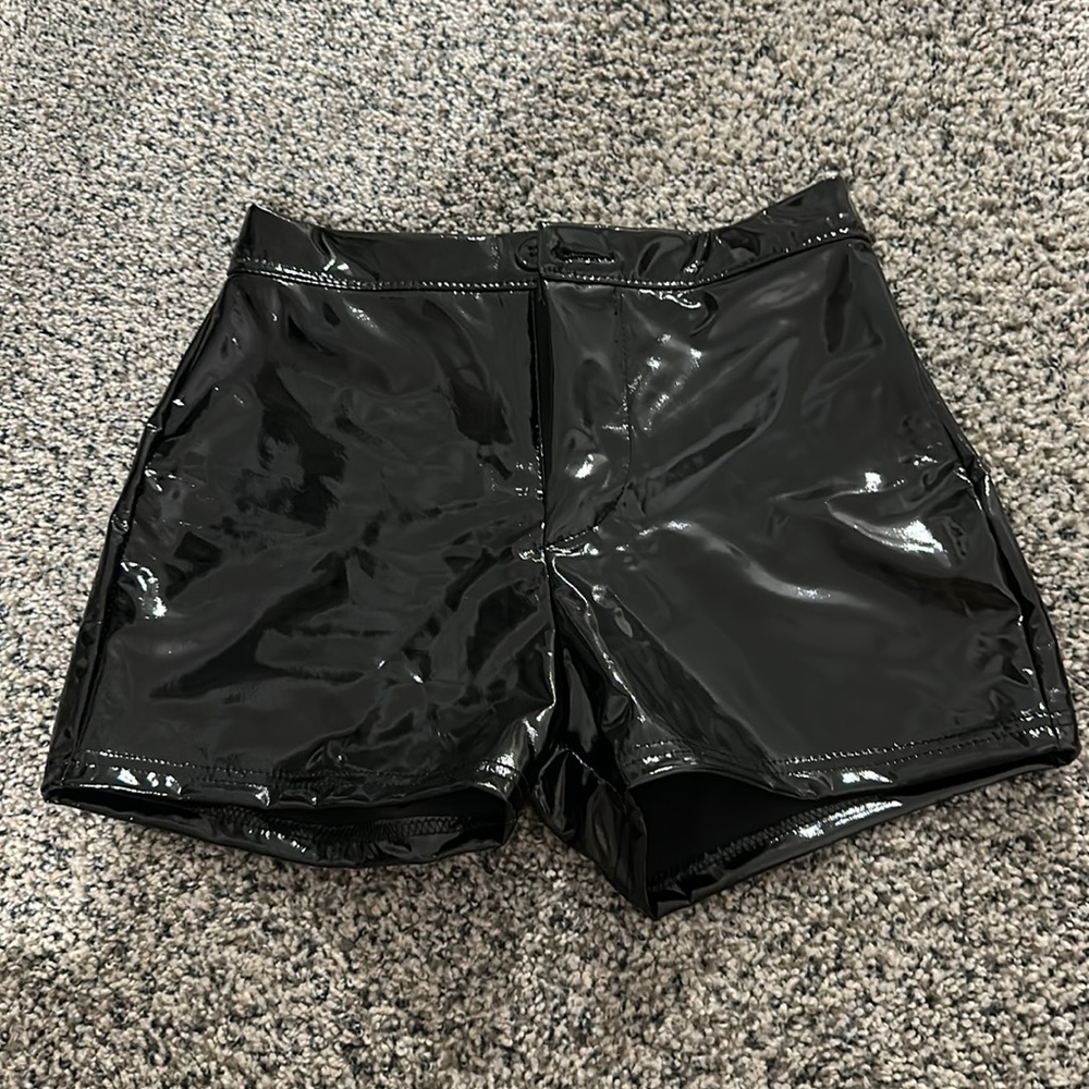 Faux latex shorts (AA)